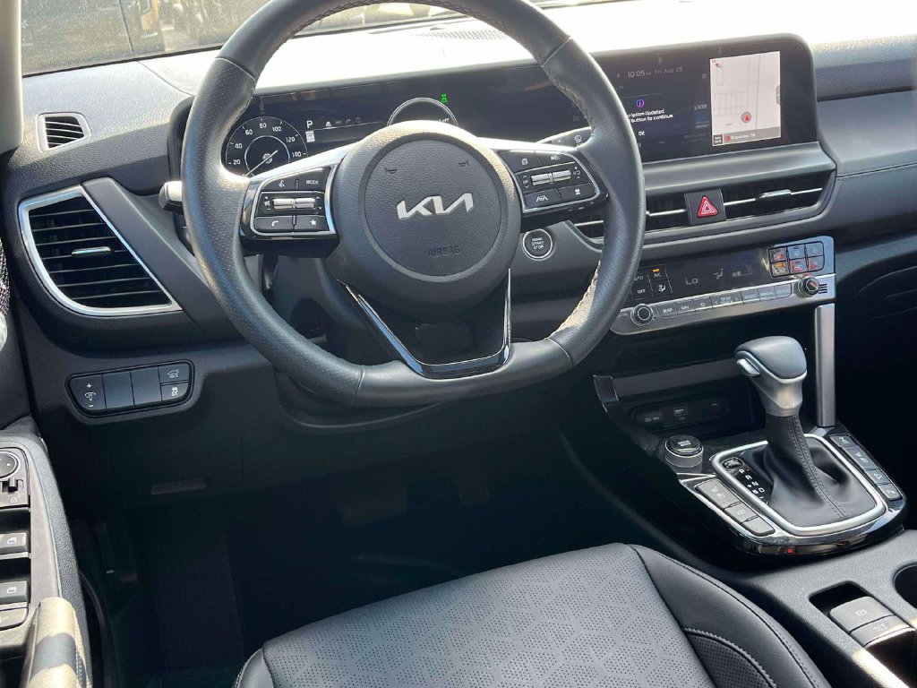 Certified 2026 Kia Seltos SX w/ SX Sunroof Package AWD/4WD image 3