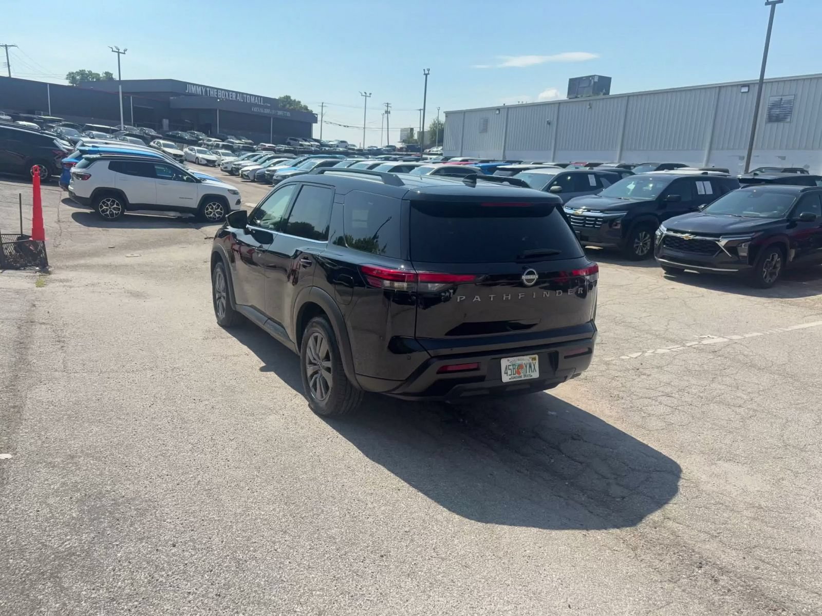 Used 2026 Nissan Pathfinder SV FWD image 10
