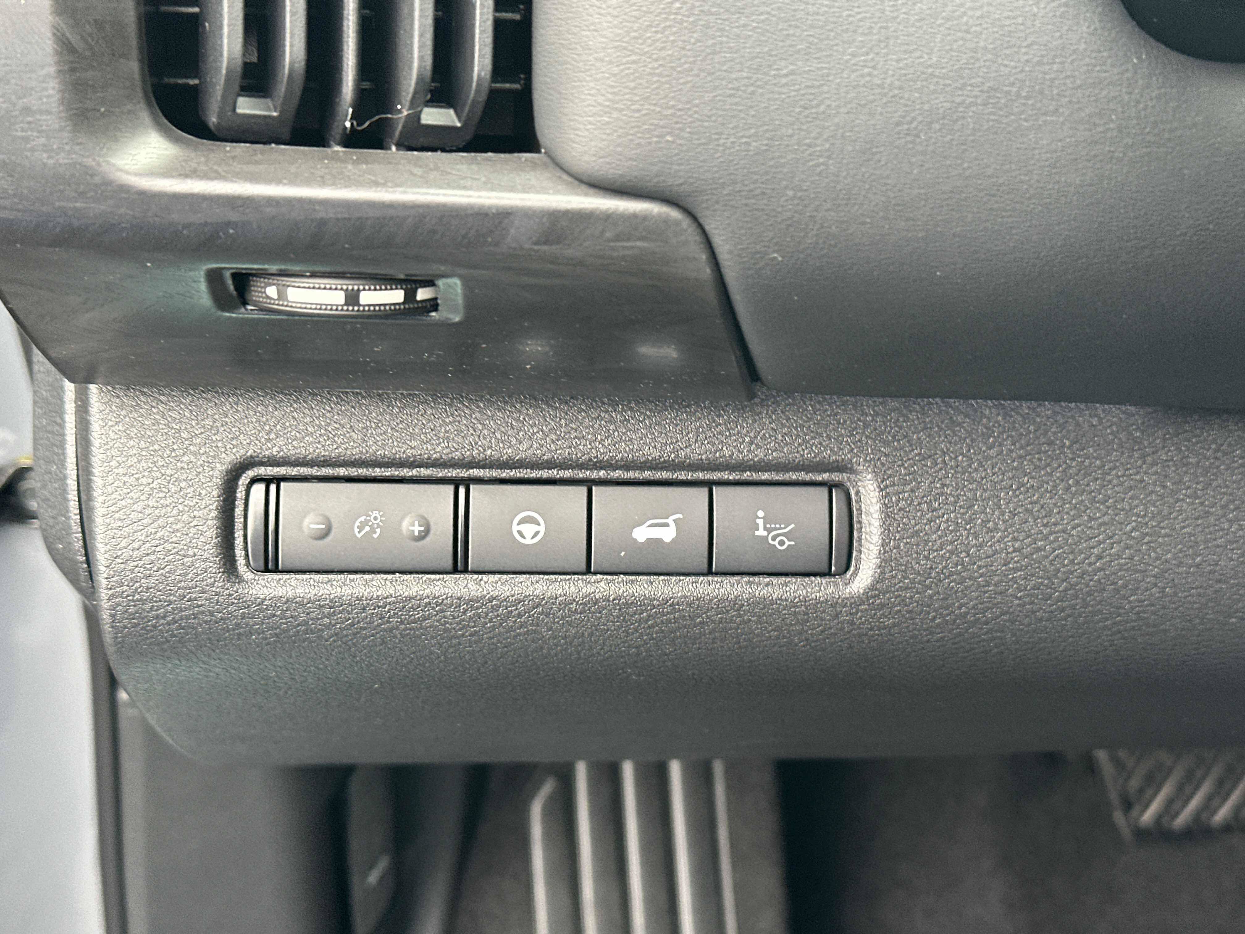 New 2026 Nissan Pathfinder Platinum AWD/4WD image 21