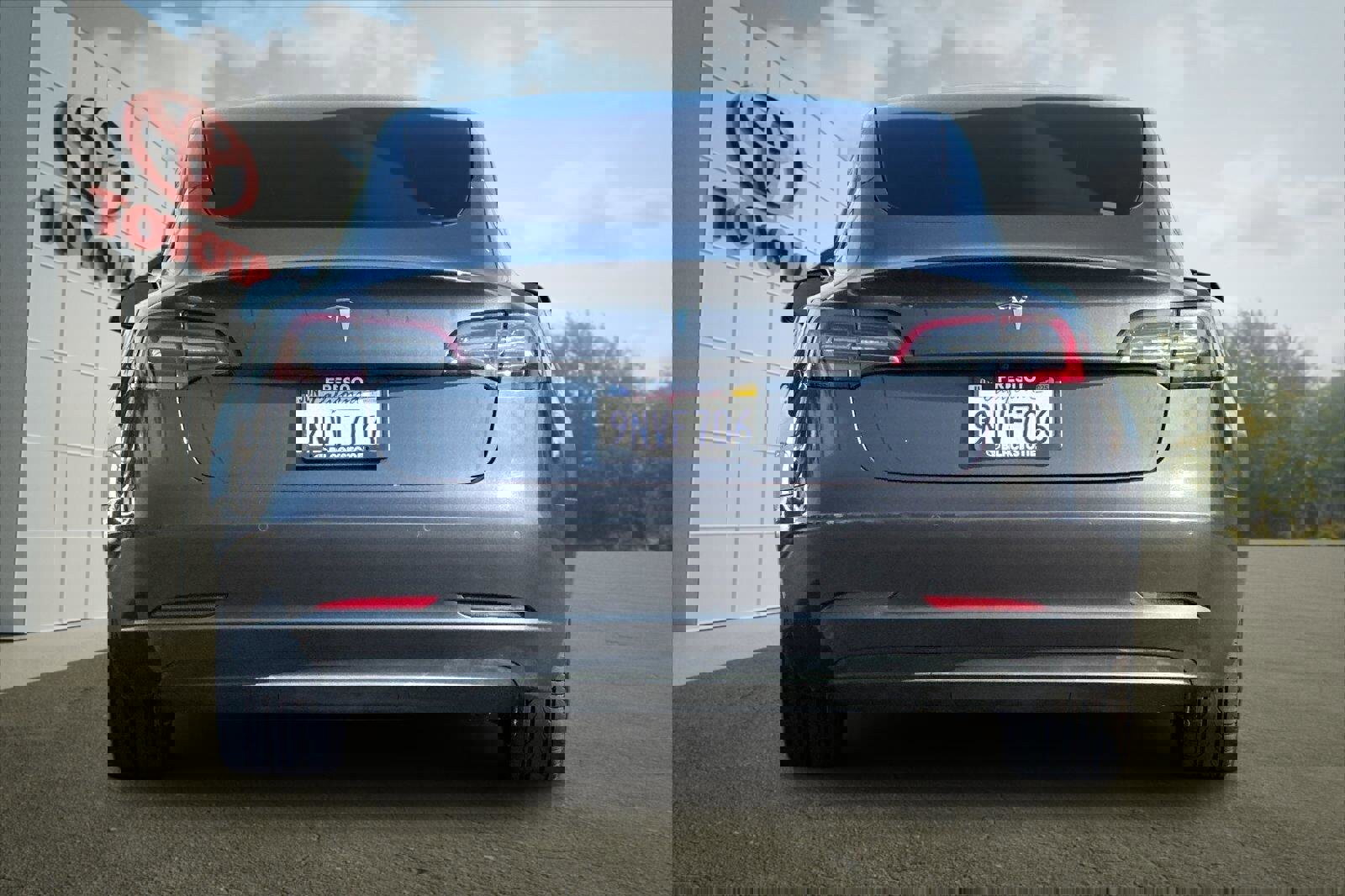 Used 2021 Tesla Model 3 Standard Range Plus image 4