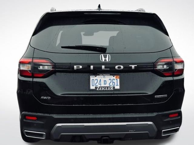 New 2026 Honda Pilot Touring image 7