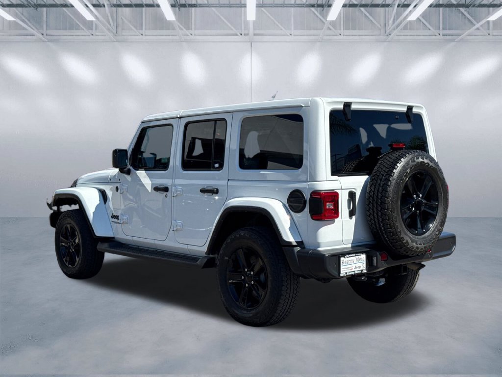 Used 2022 Jeep Wrangler Unlimited Sahara AWD/4WD image 4