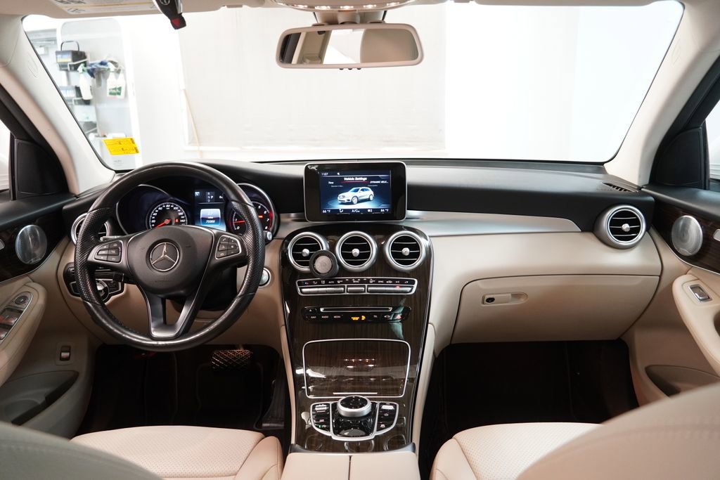 Used 2017 Mercedes-Benz GLC 300 4MATIC image 21
