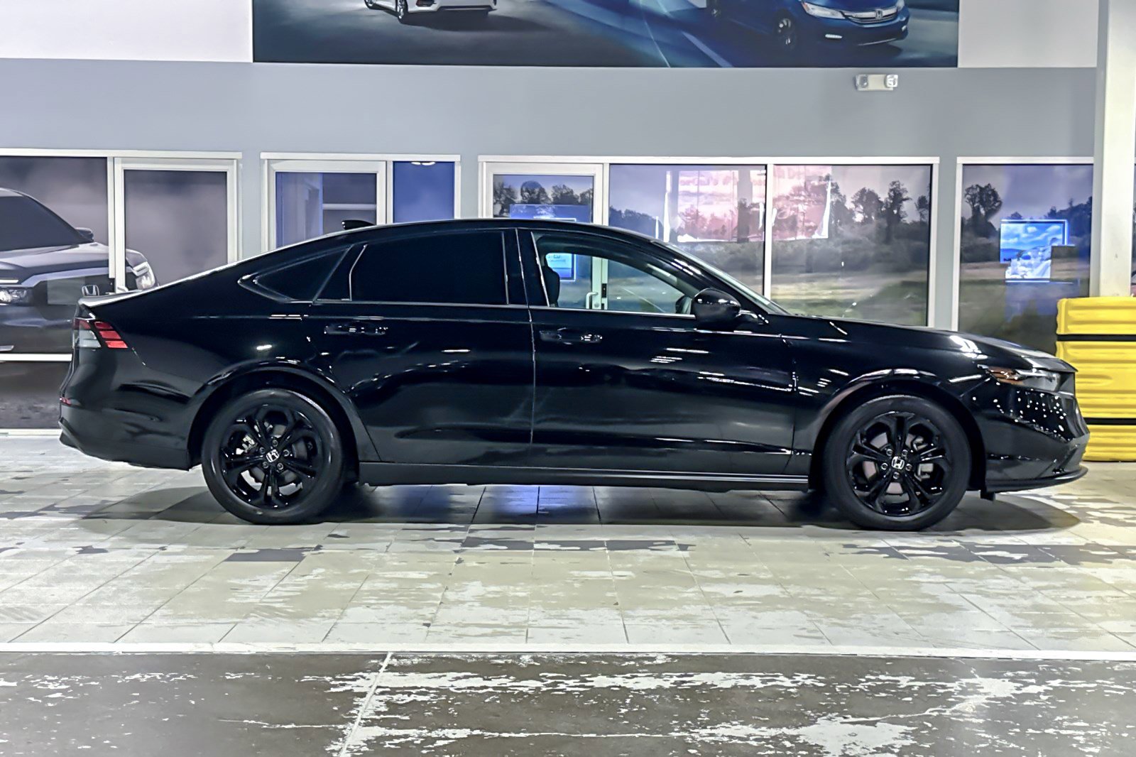 Used 2025 Honda Accord SE image 7