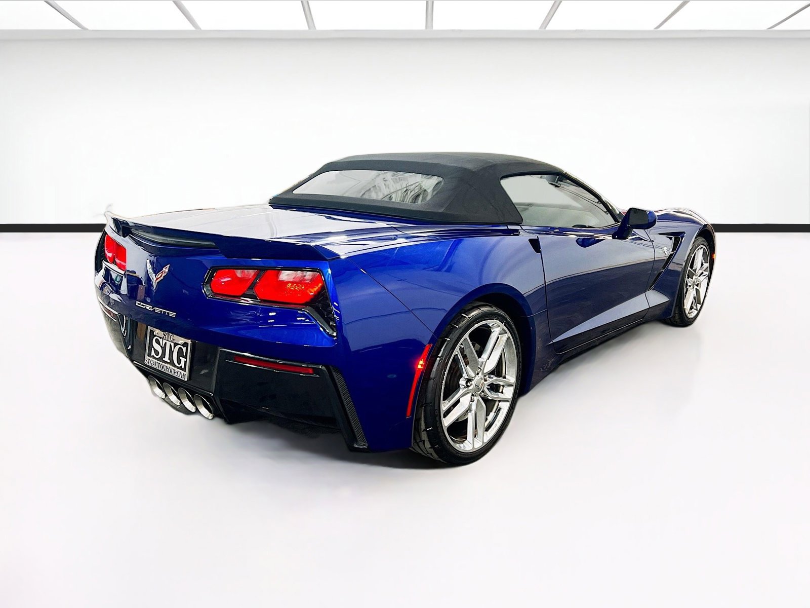 Used 2016 Chevrolet Corvette Stingray Convertible w/ 2LT Preferred Equipment Group RWD image 4