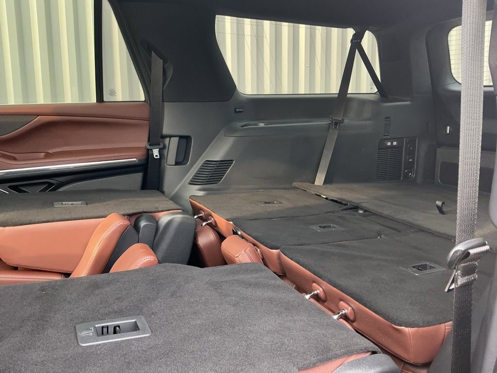 Used 2025 Lincoln Navigator L Reserve image 24