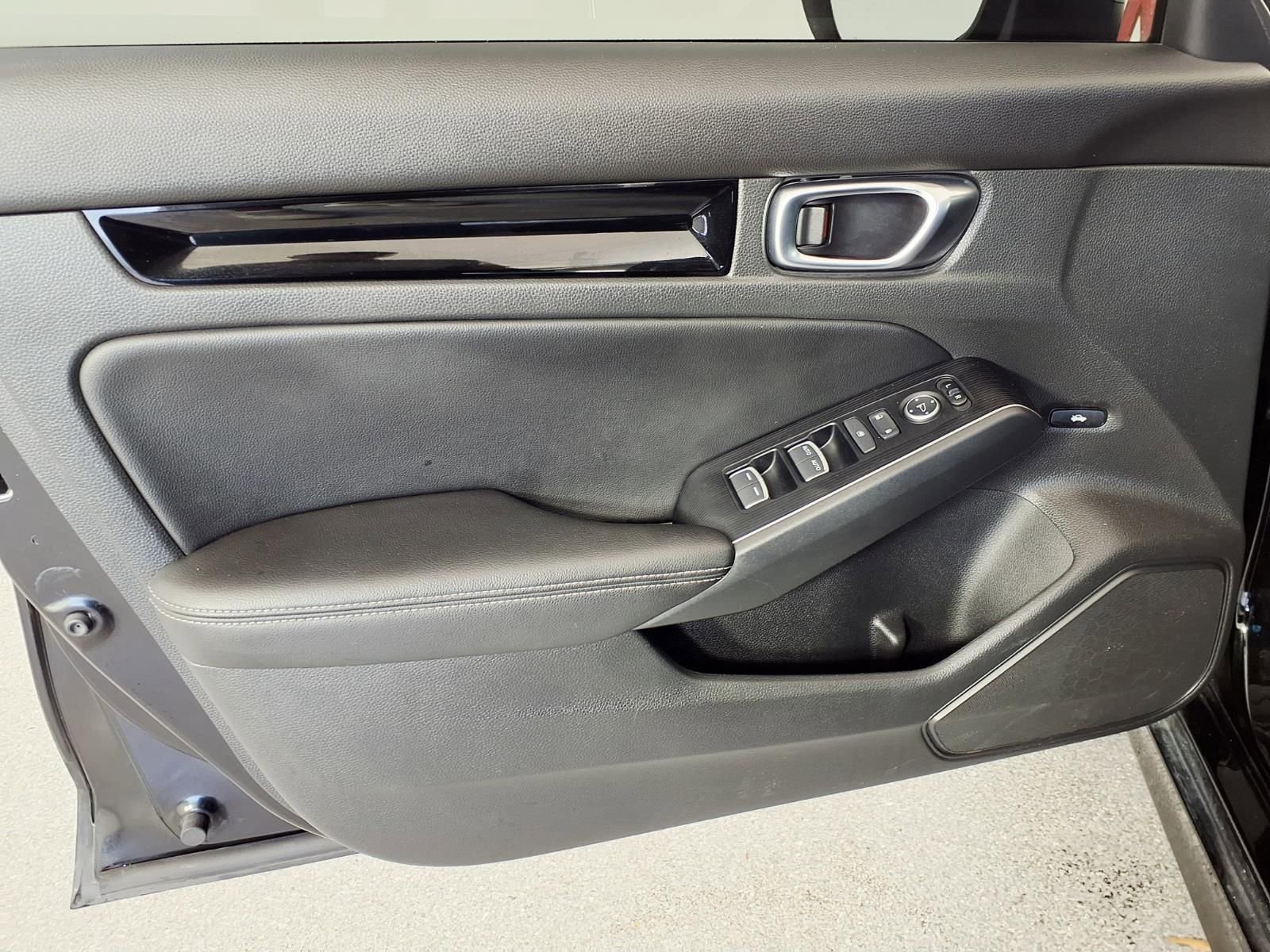 Used 2022 Honda Civic Touring image 15