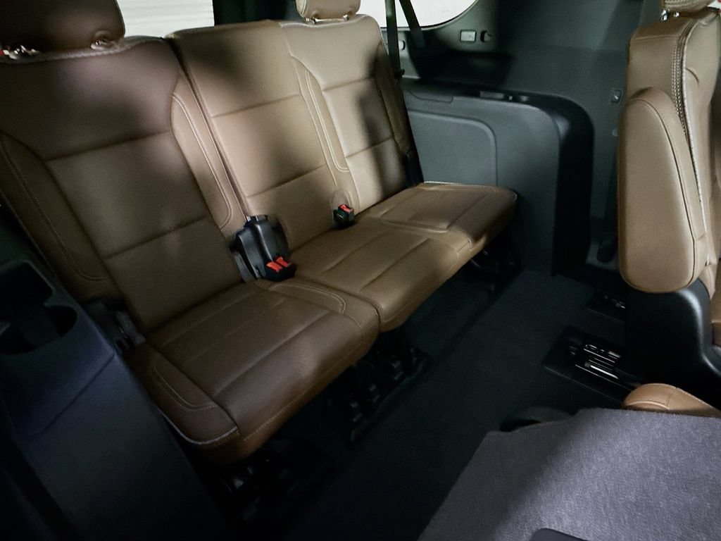 Used 2024 Chevrolet Suburban High Country w/ Advanced Technology Package AWD/4WD image 31