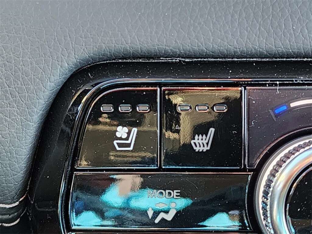 Used 2024 Honda Pilot Elite image 6