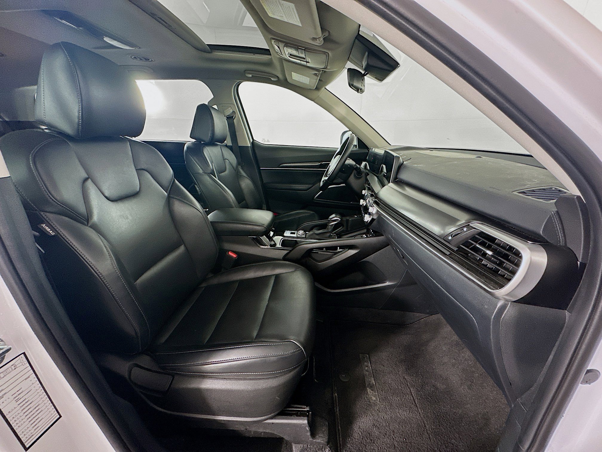 Used 2025 Kia Telluride S image 34