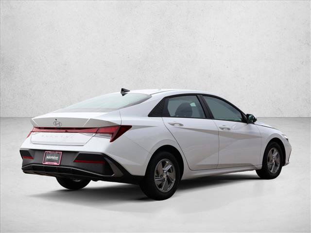 New 2026 Hyundai Elantra SE FWD image 5