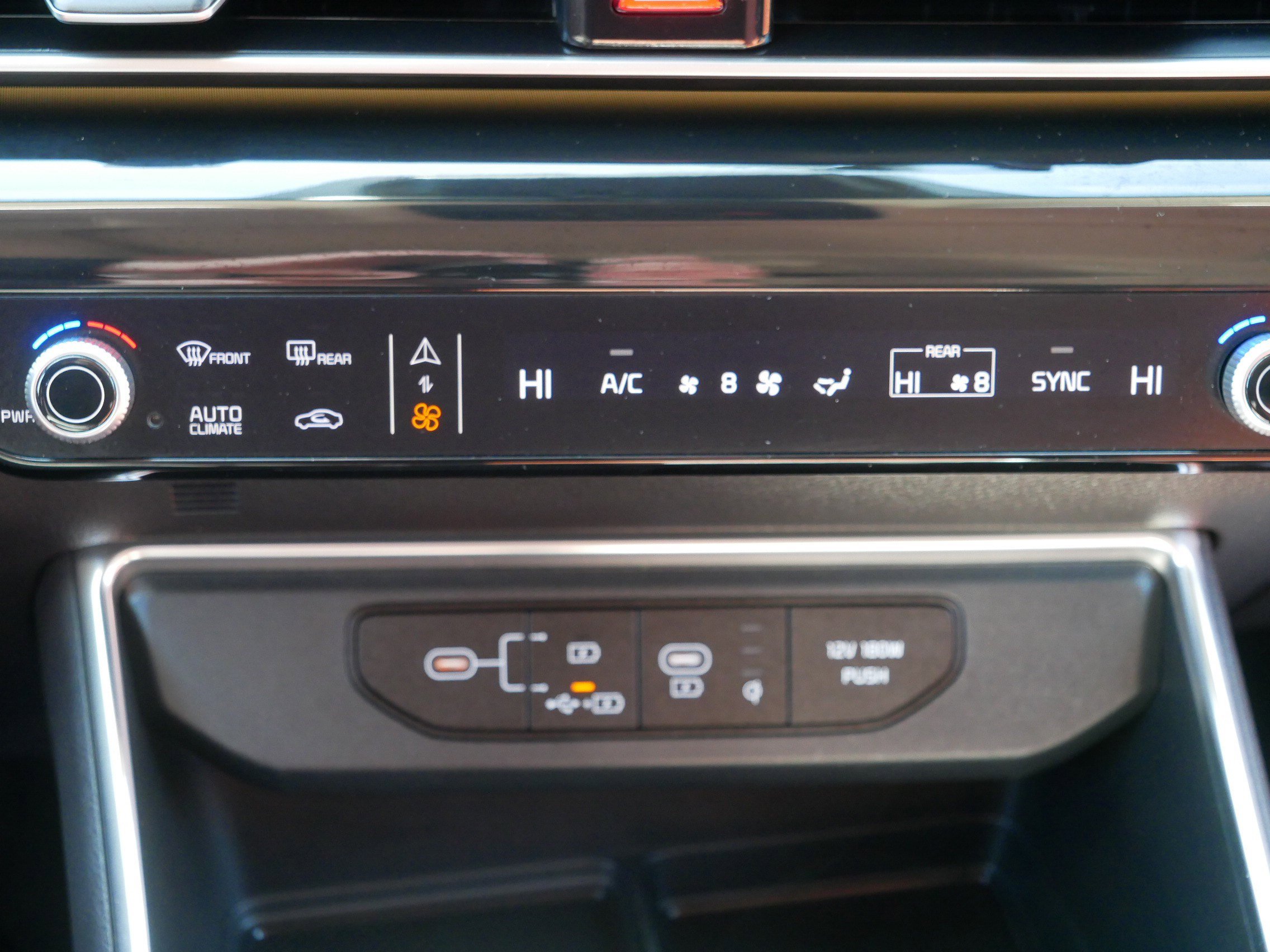 Used 2025 Kia Carnival SX Prestige image 23