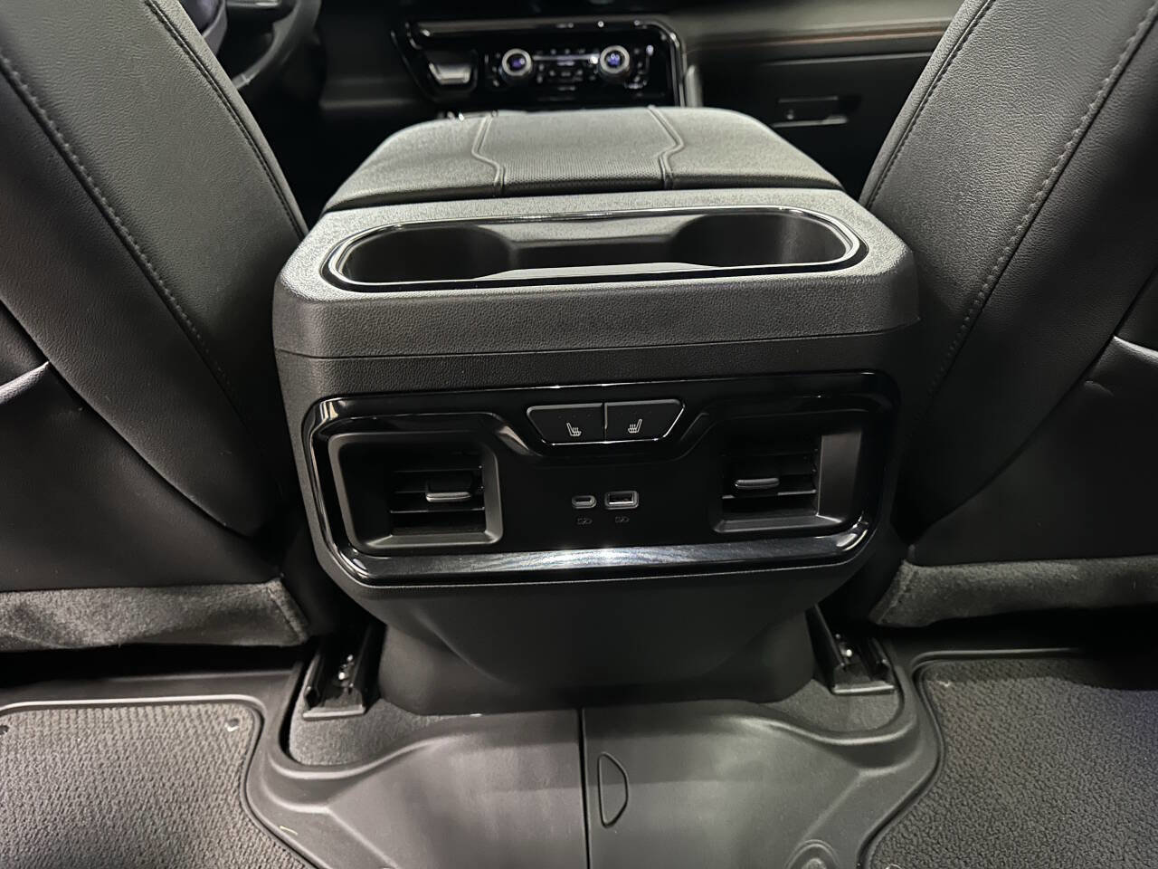 Used 2024 GMC Sierra 1500 AT4 w/ Technology Package image 12