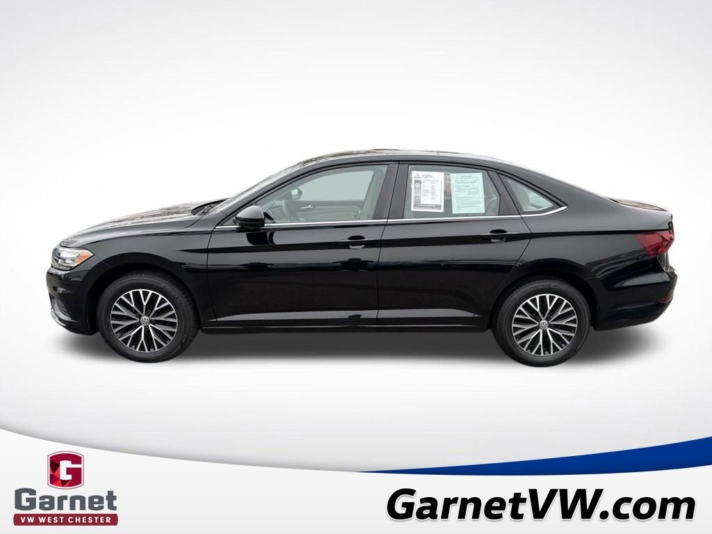 Used 2020 Volkswagen Jetta SE w/ SE Cold Weather Package image 2