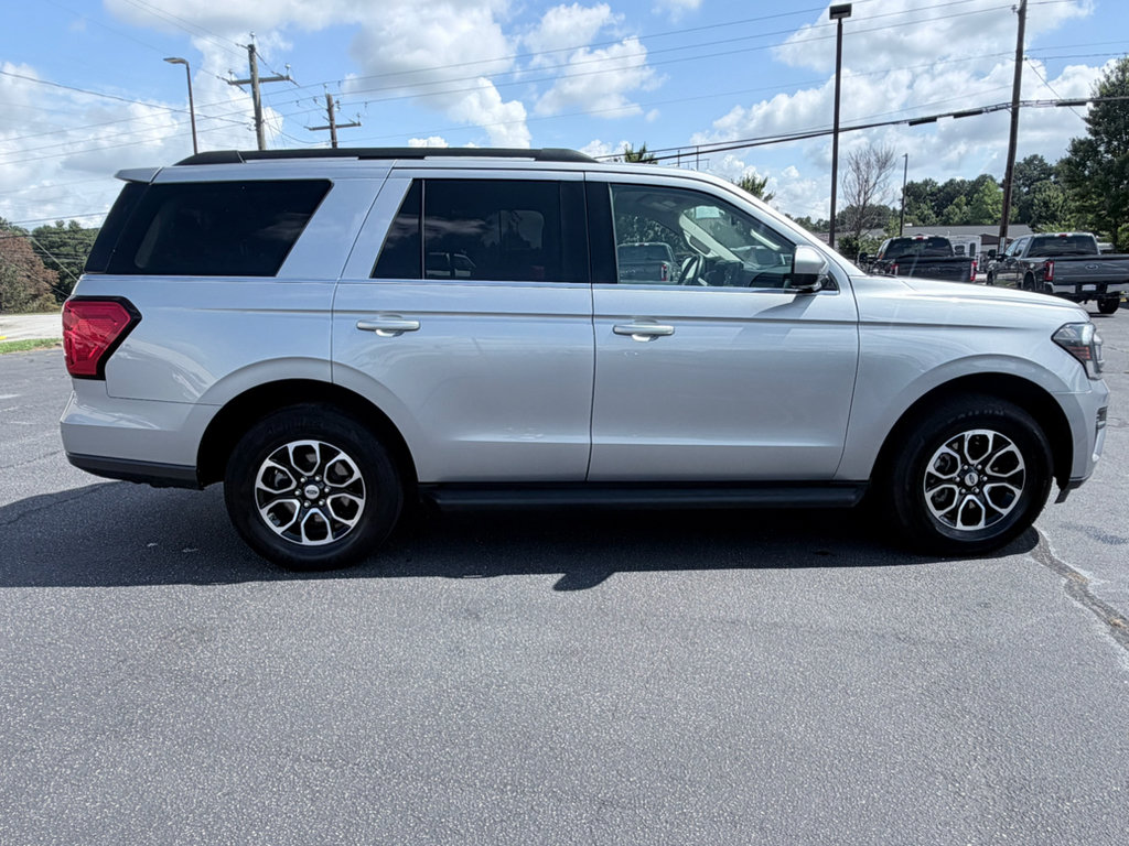 Used 2024 Ford Expedition XLT AWD/4WD image 4