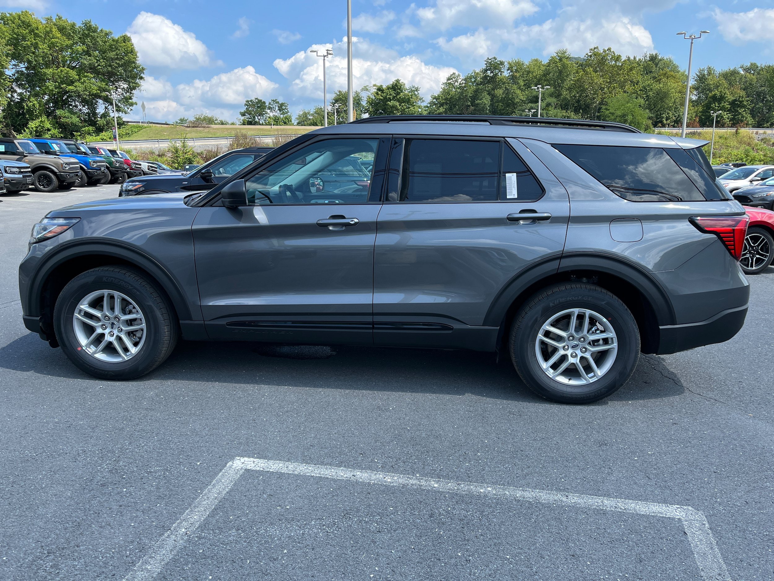 New 2026 Ford Explorer Active AWD/4WD image 8