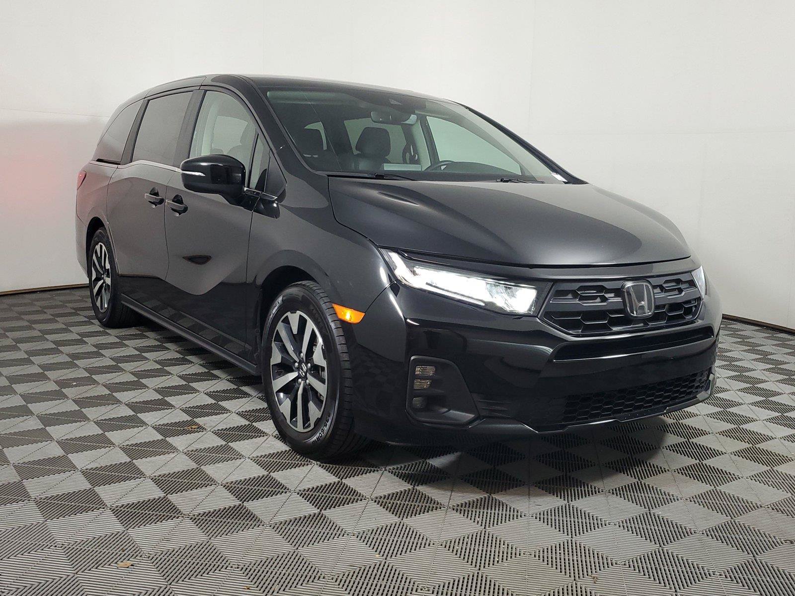 Used 2025 Honda Odyssey EX-L image 3