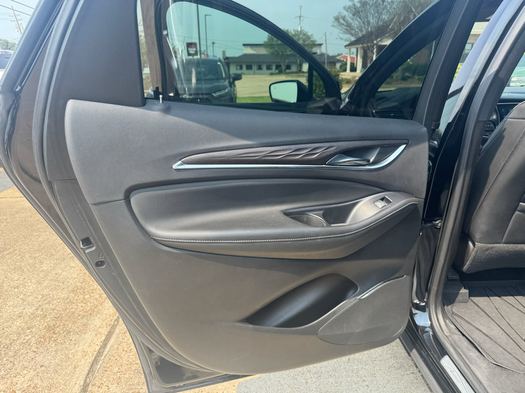 Used 2022 Buick Enclave Avenir w/ Avenir Technology Package FWD image 16
