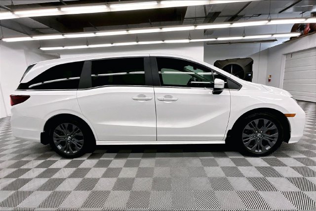 Used 2025 Honda Odyssey Touring image 15