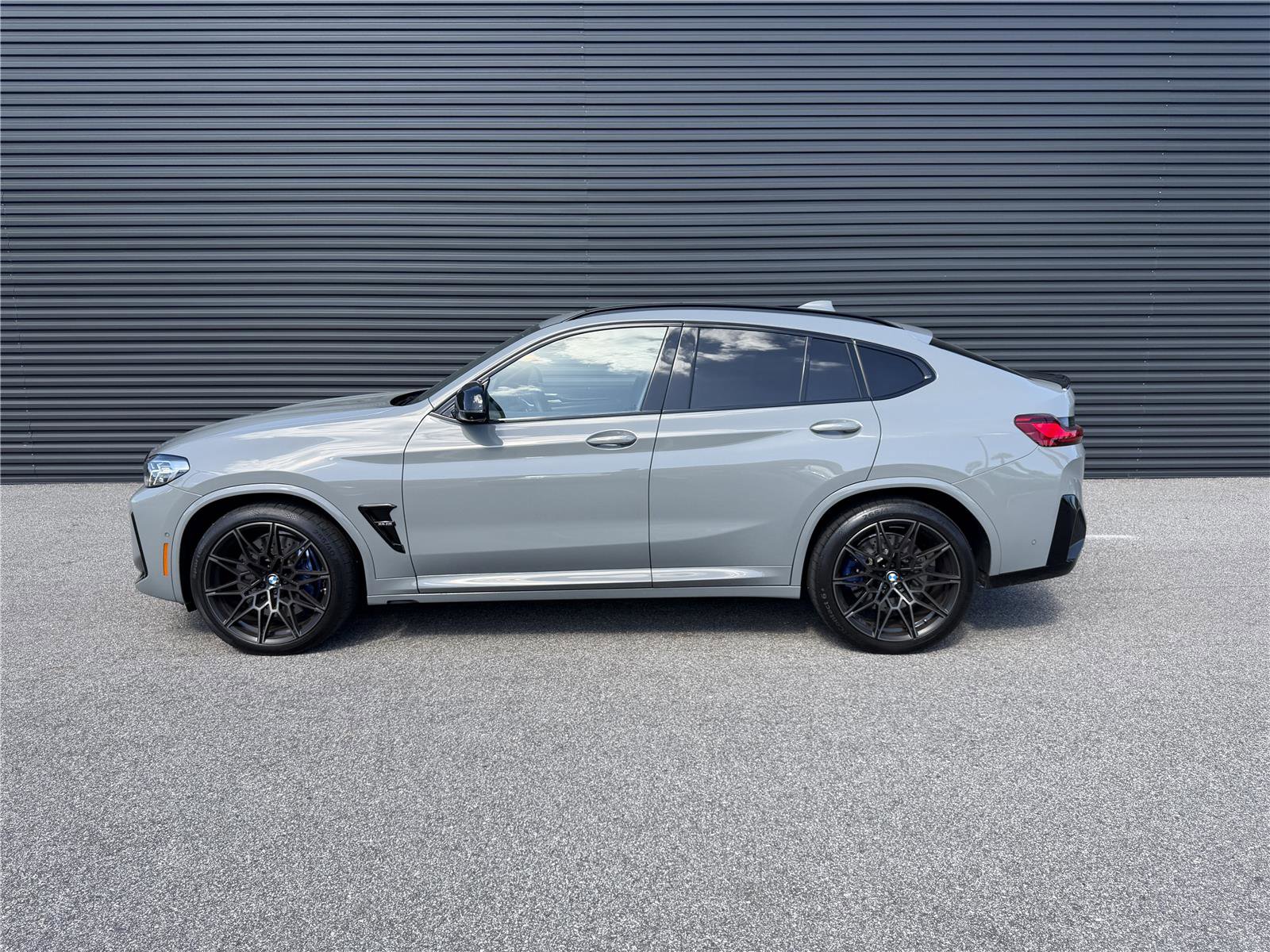 Used 2025 BMW X4 M w/ Competition Package image 2