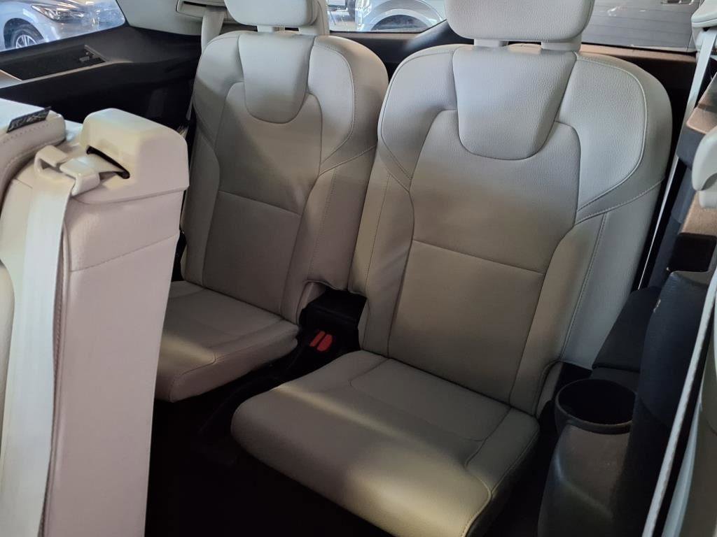 Used 2023 Volvo XC90 B6 Plus image 15