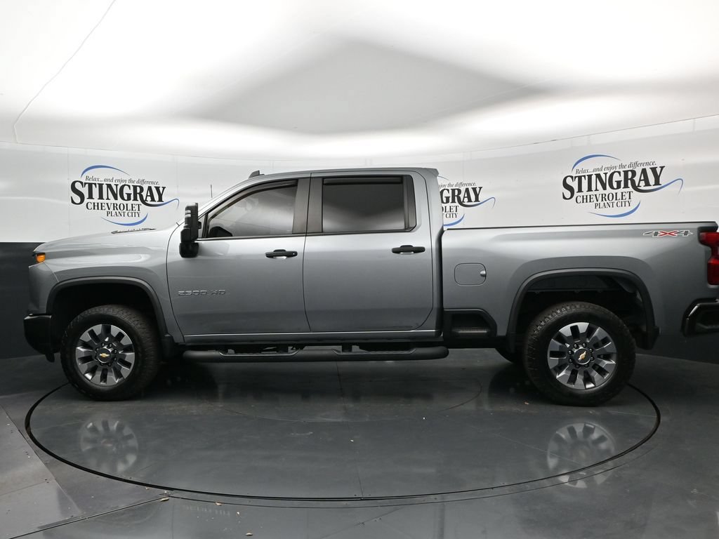 Used 2024 Chevrolet Silverado 2500 Custom w/ Custom Convenience Package AWD/4WD image 4