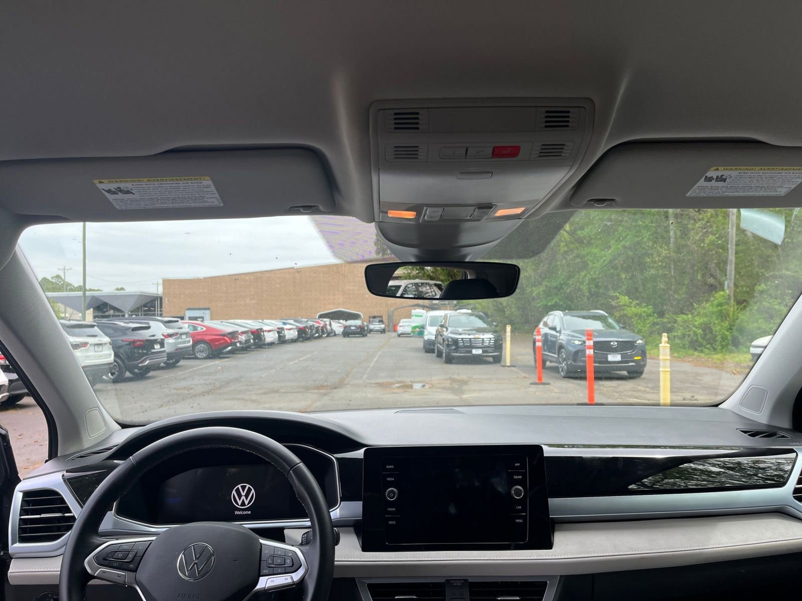 Used 2025 Volkswagen Taos SE image 34