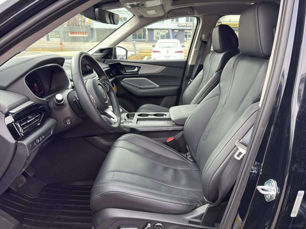 Used 2025 Acura MDX SH-AWD w/ Technology Package image 11