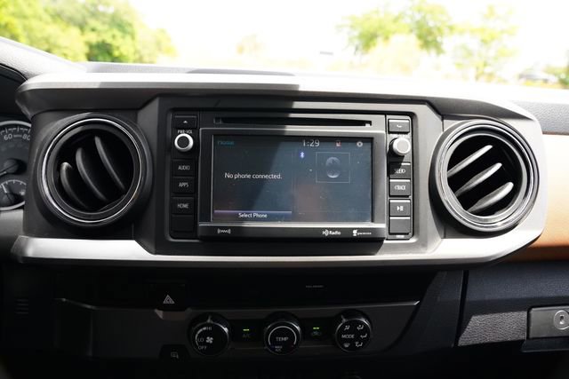 Used 2019 Toyota Tacoma SR5 RWD image 26