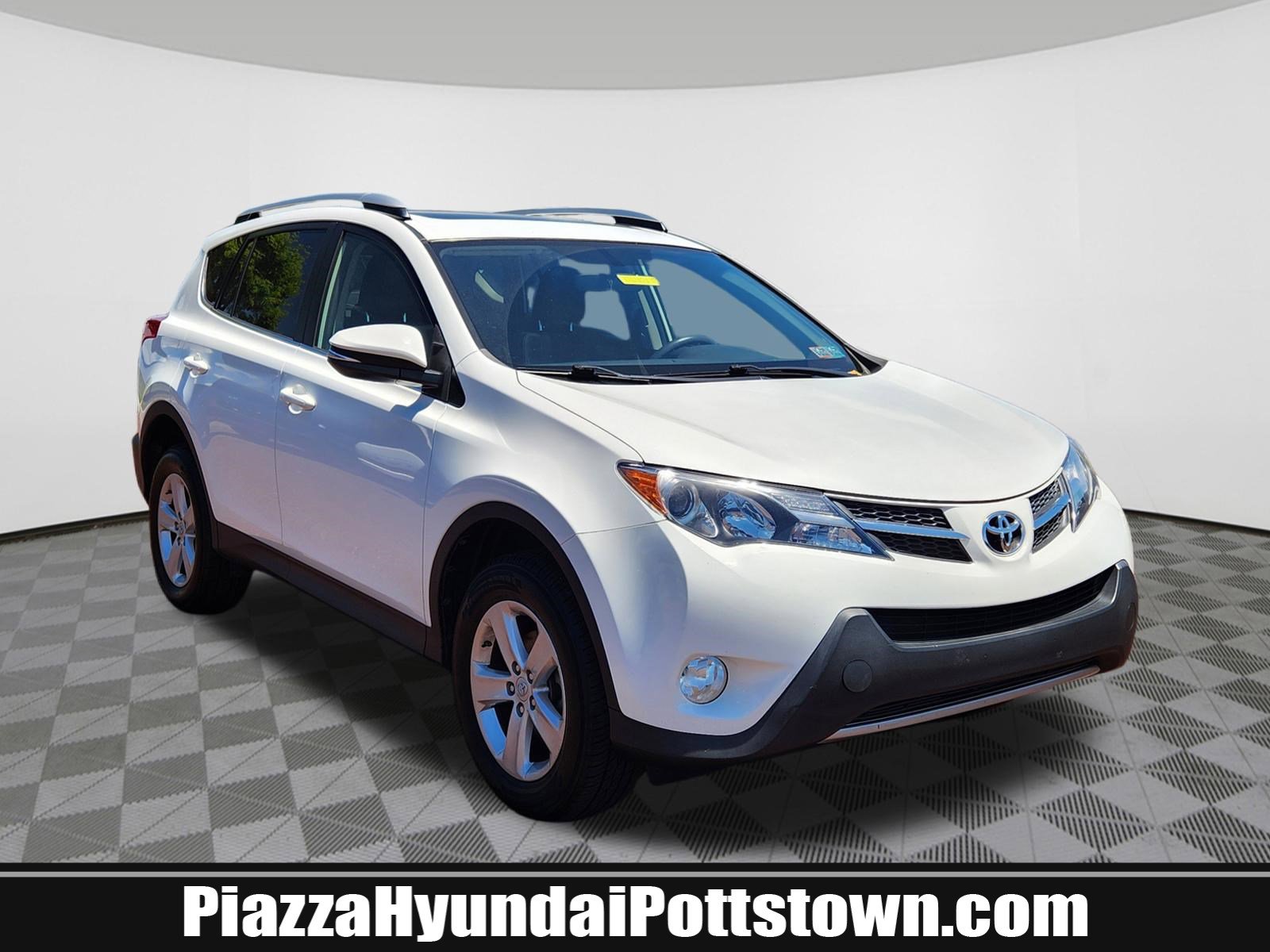 Used 2014 Toyota RAV4 XLE w/ Preferred Accessory Package AWD/4WD video 1