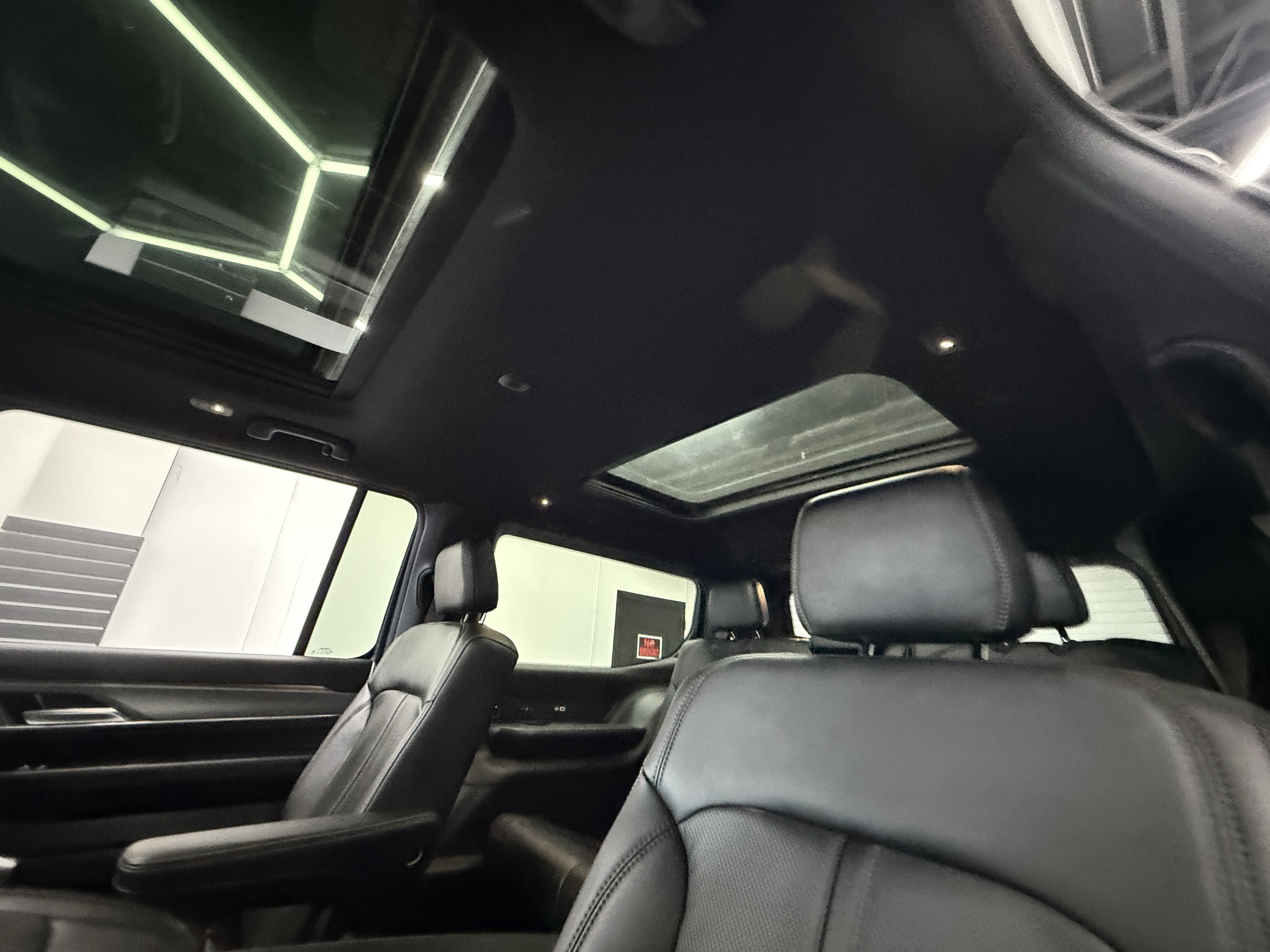 Used 2023 Jeep Wagoneer Series II image 21