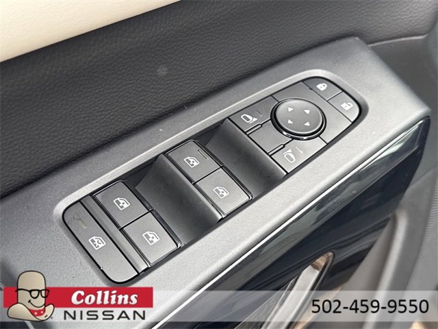 New 2025 Nissan Pathfinder SV image 18