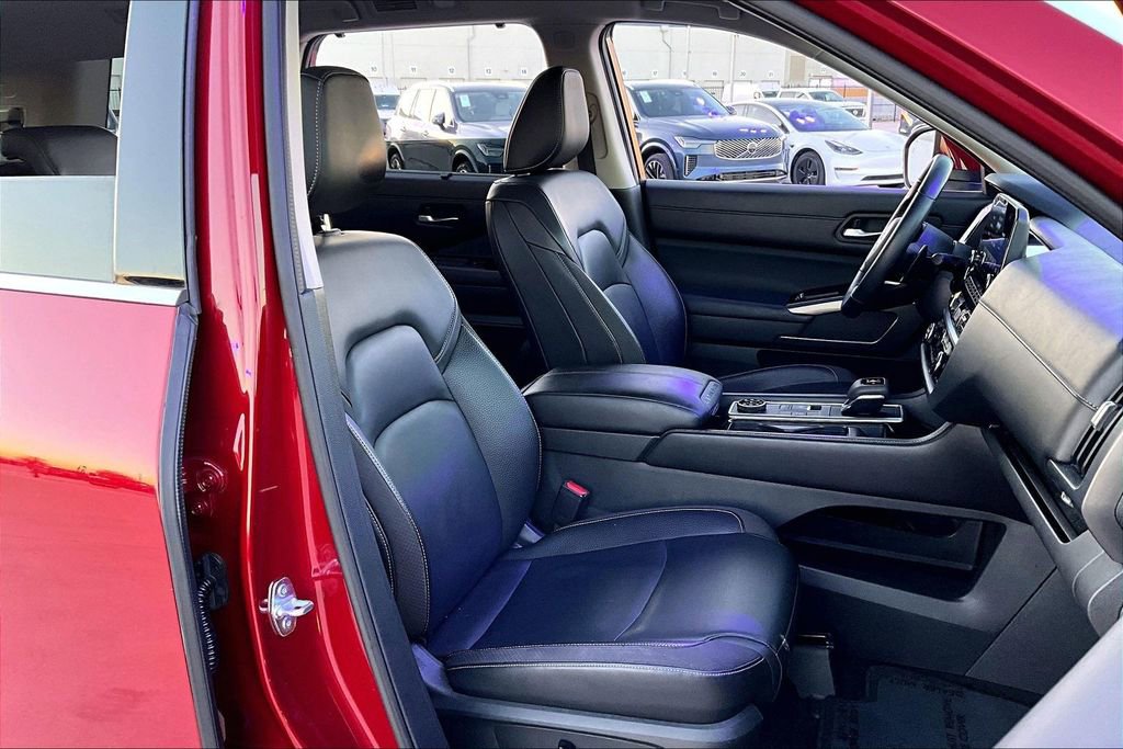 Used 2022 Nissan Pathfinder SL image 10