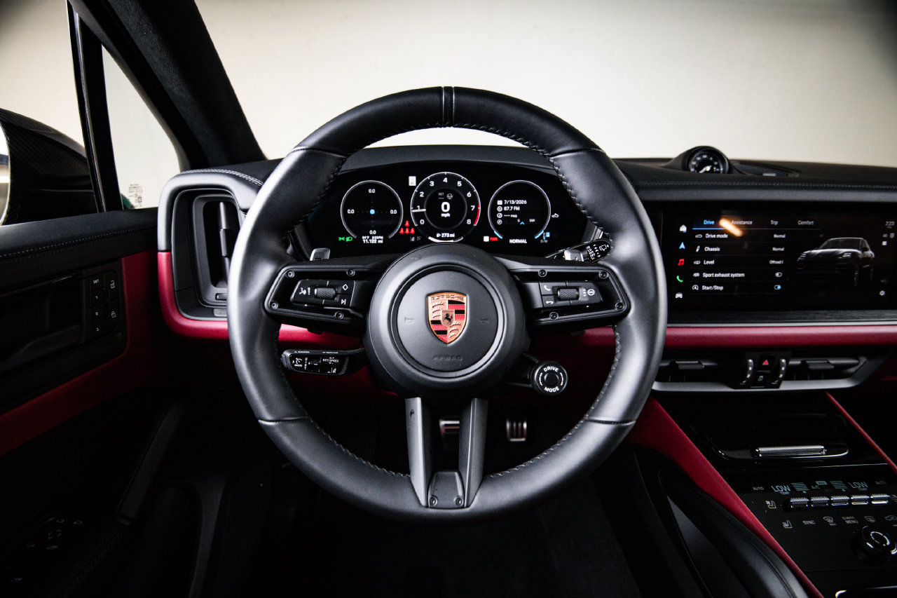 Certified 2026 Porsche Cayenne GTS AWD/4WD image 26