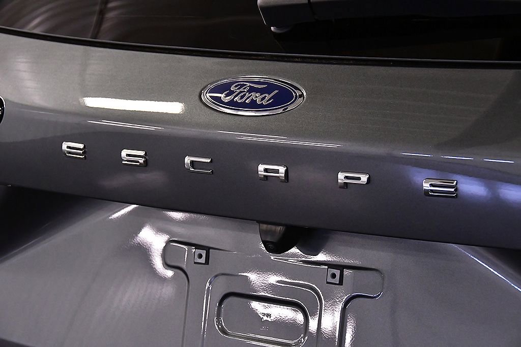 Used 2023 Ford Escape Active w/ Tech Pack #2 AWD/4WD image 9