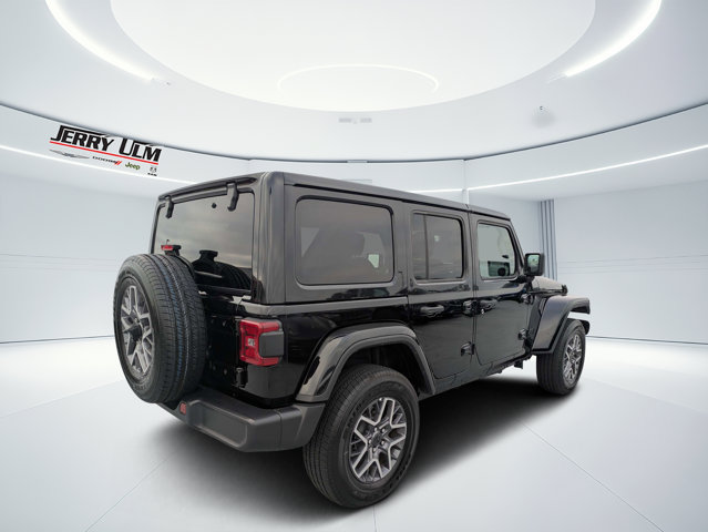 Certified 2026 Jeep Wrangler Unlimited Sahara AWD/4WD image 3