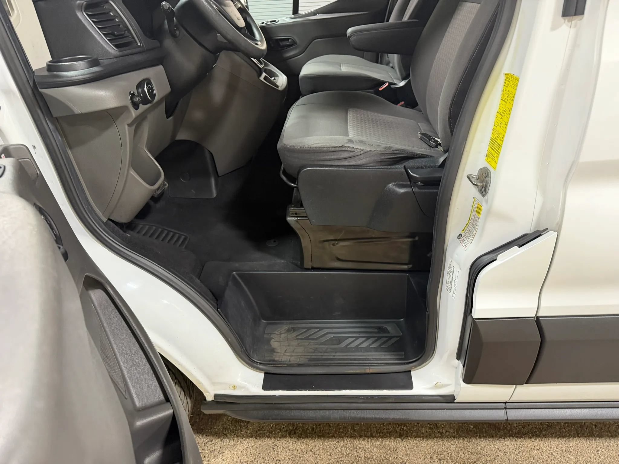 Used 2020 Ford Transit 350 XLT RWD image 17