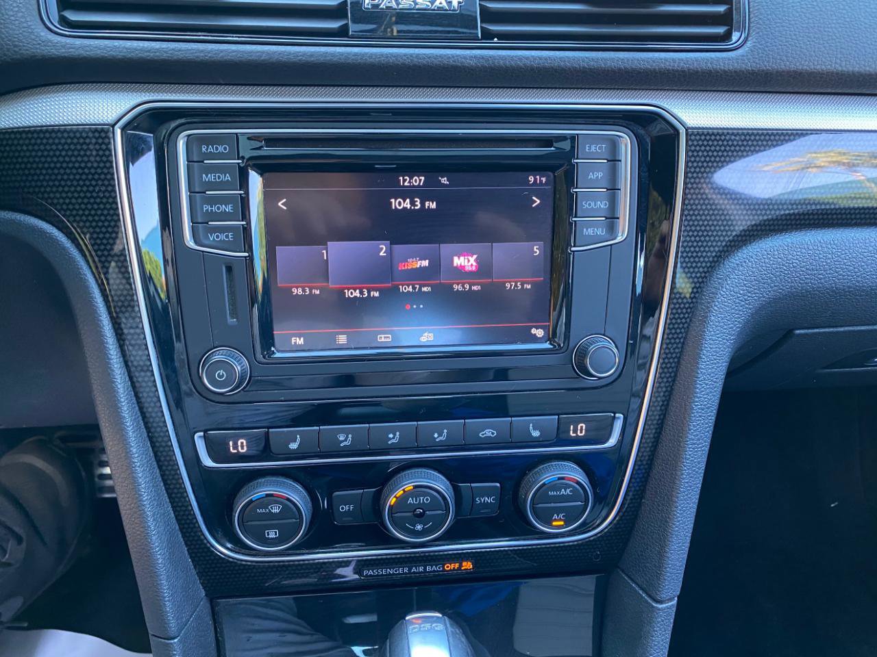 Used 2018 Volkswagen Passat GT FWD image 64