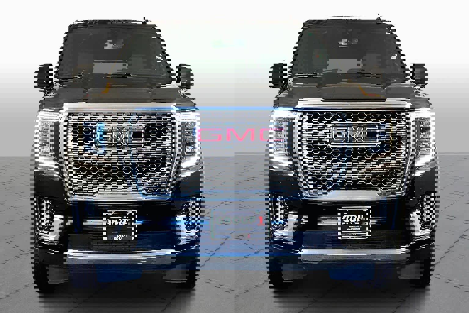 Used 2022 GMC Yukon XL Denali image 3