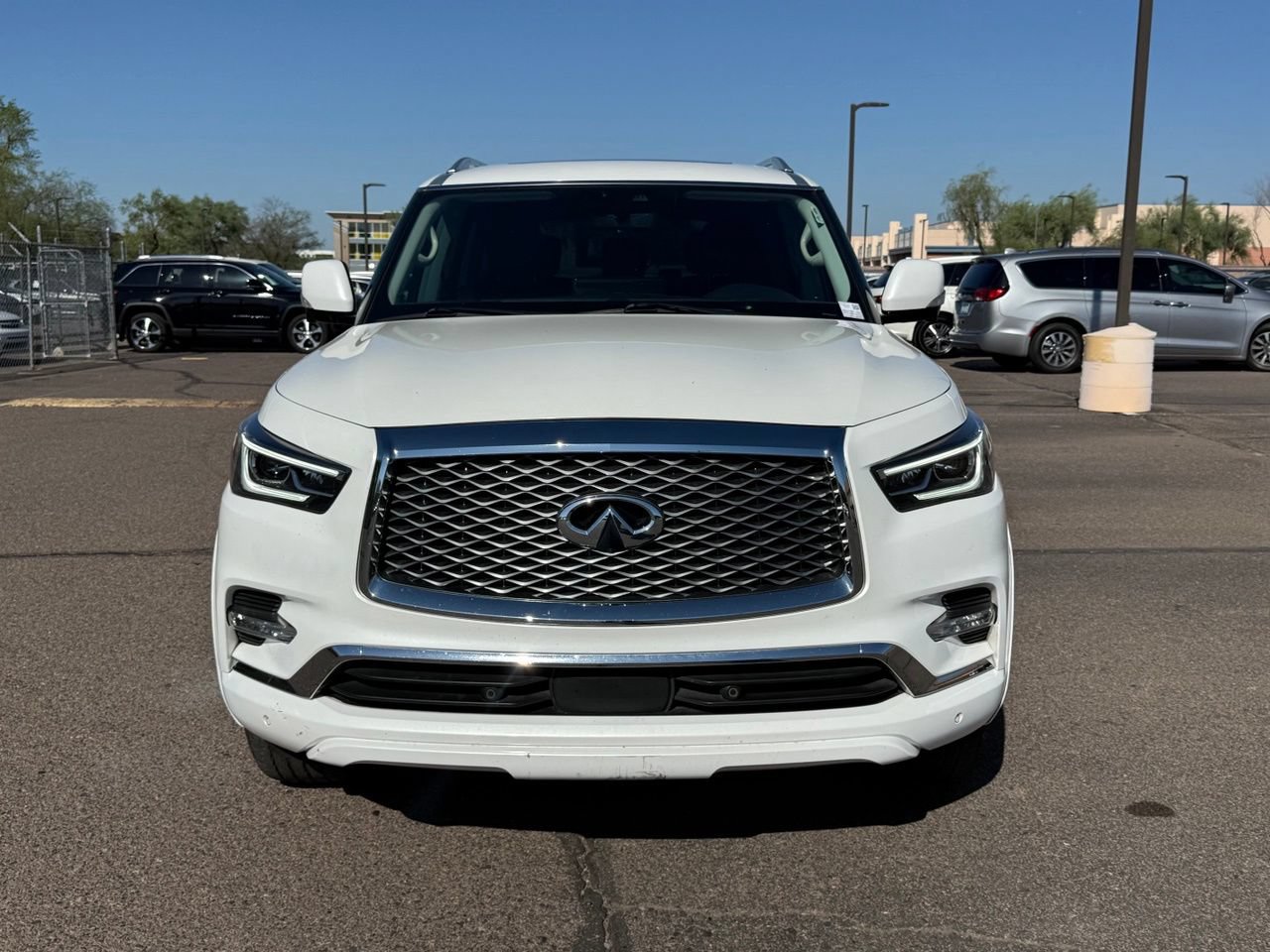 Used 2022 INFINITI QX80 Luxe w/ Cargo Package AWD/4WD image 2