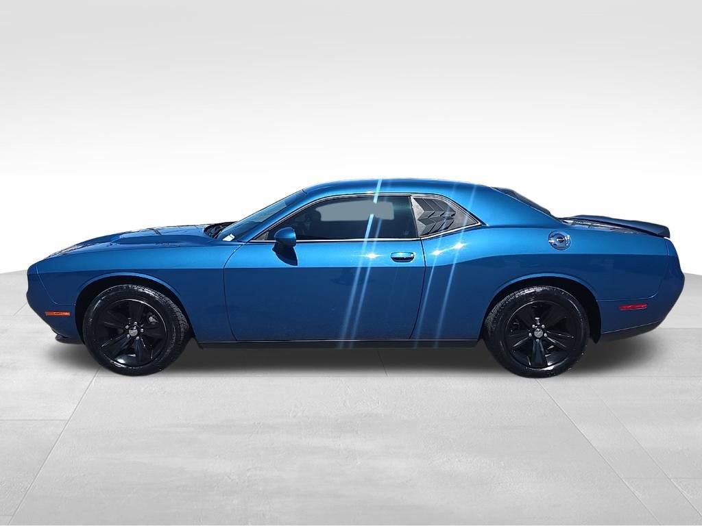 Used 2023 Dodge Challenger SXT image 6
