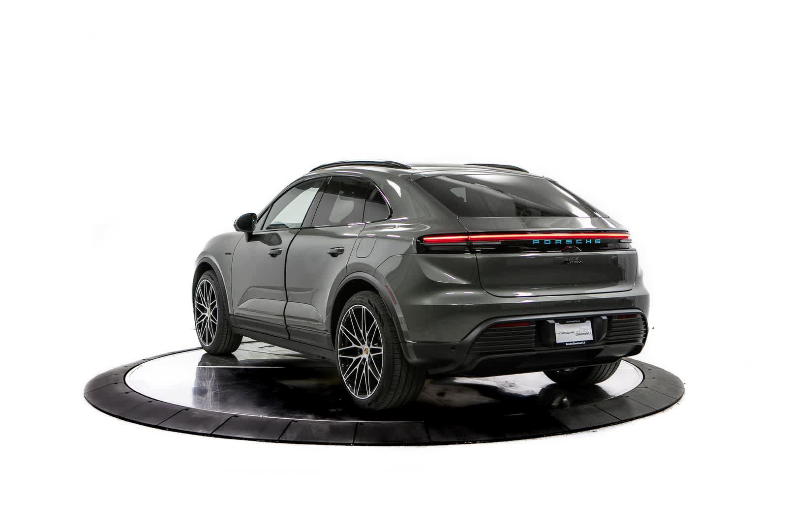 New 2026 Porsche Macan Electric RWD image 3