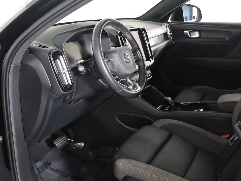 Used 2023 Volvo C40 Recharge Core AWD/4WD image 26