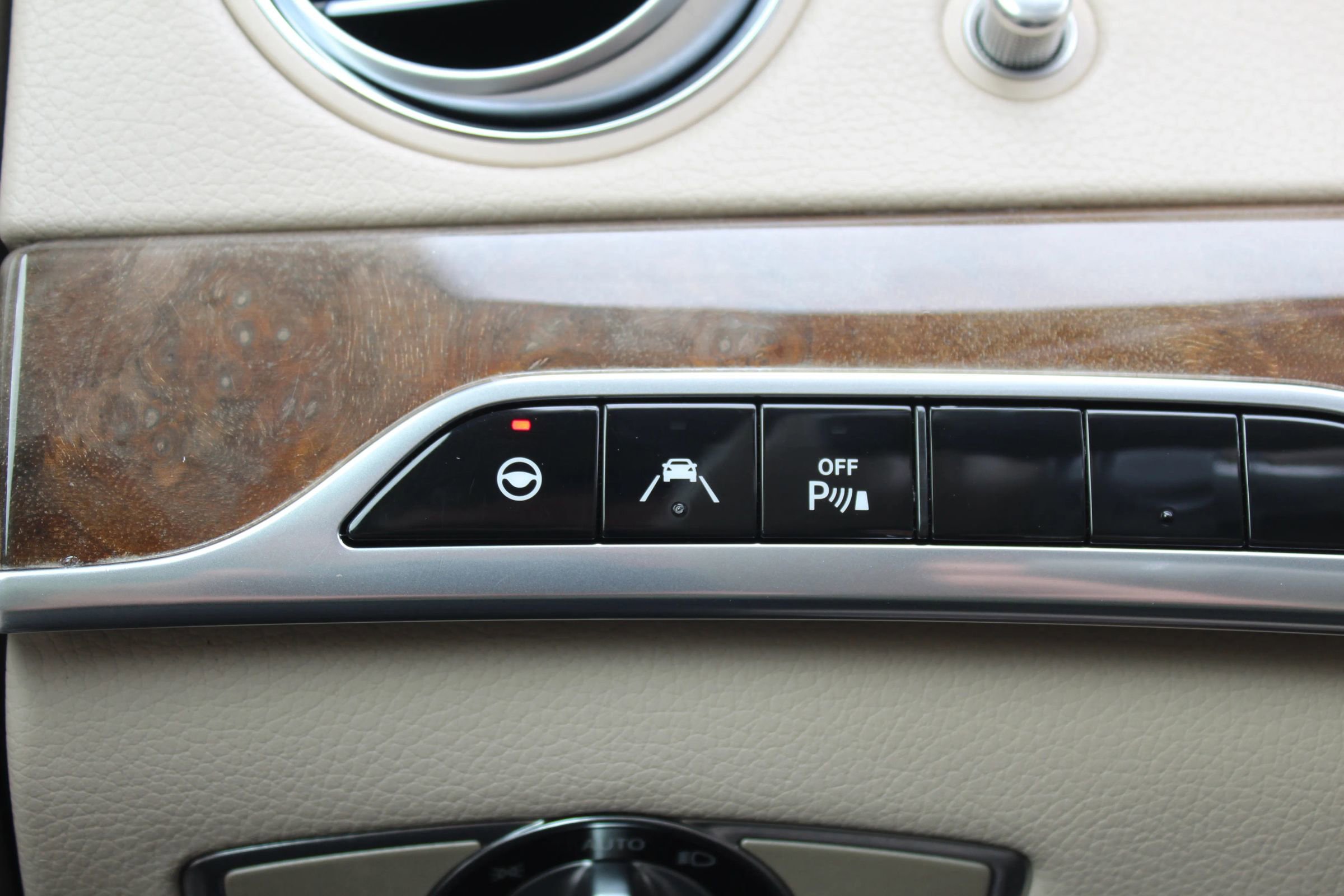 Used 2015 Mercedes-Benz S 550 4MATIC Sedan image 29