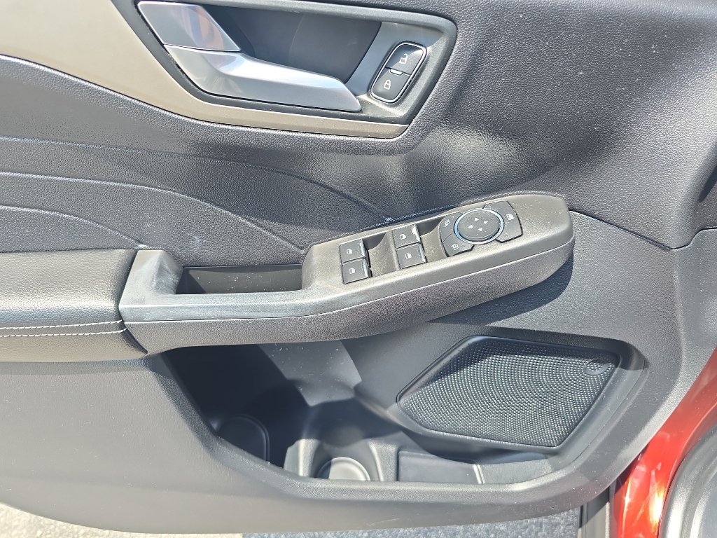 Used 2021 Ford Escape SEL AWD/4WD image 19