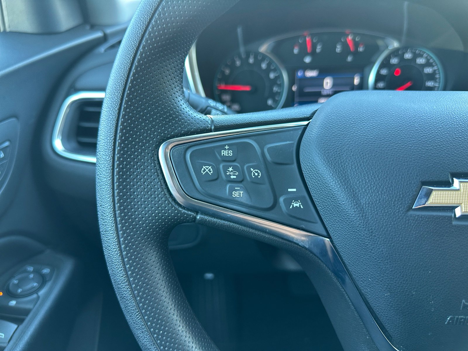 Used 2024 Chevrolet Equinox LT AWD/4WD image 19