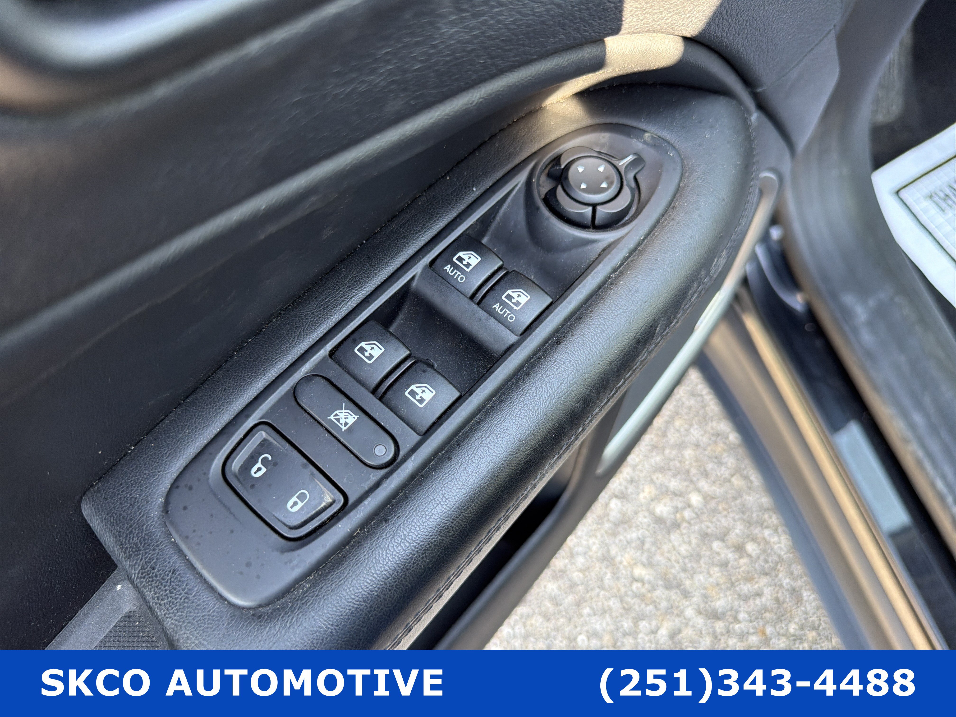 Used 2021 Jeep Compass Latitude w/ Sun and Sound Group AWD/4WD image 22