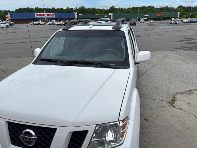 Used 2011 Nissan Frontier PRO-4X w/ Pro-4x Luxury Pkg AWD/4WD image 9