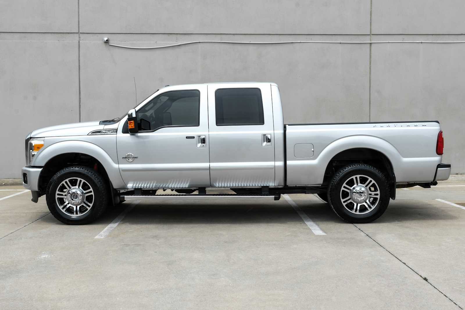 Used 2016 Ford F250 Platinum w/ FX4 Off-Road Package AWD/4WD image 14