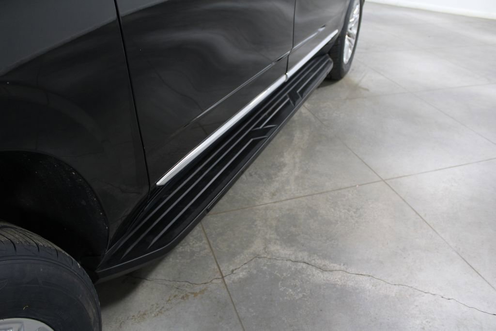 Used 2023 GMC Yukon XL SLT image 13